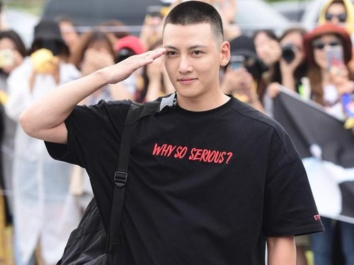 6 Alasan Cewek Jadi Baper karena Si Tampan Ji Chang Wook Ikut Wamil 6 Alasan Cewek Jadi Baper karena Si Tampan Ji Chang Wook Ikut Wamil