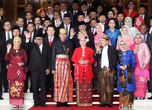 Makna di Balik Jokowi Berbaju Adat Saat Sidang Tahunan MPR Makna di Balik Jokowi Berbaju Adat Saat Sidang Tahunan MPR