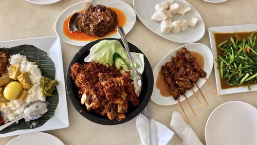 Makanan Indonesia Juga Populer di Amerika, Ini 5 Restoran Indonesia di Los Angeles Makanan Indonesia Juga Populer di Amerika, Ini 5 Restoran Indonesia di Los Angeles