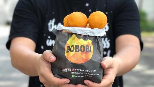 Jajanan Kaki Lima Naik Kelas dengan Tambahan Topping dan Tampilan Cantik Jajanan Kaki Lima Naik Kelas dengan Tambahan Topping dan Tampilan Cantik