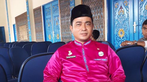 Mengenal Sosok Rahmad Hidayat, Pelopor Anti Merokok dalam Rumah di Riau 1 Mengenal Sosok Rahmad Hidayat, Pelopor Anti Merokok dalam Rumah di Riau 1