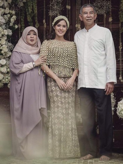Video Ini Ungkap Sisi Lain Pernikahan Raisa dan Hamish, Siap-siap Baper Lagi Video Ini Ungkap Sisi Lain Pernikahan Raisa dan Hamish, Siap-siap Baper Lagi