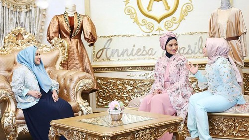 Foto: 12 Selebriti Indonesia yang Pernah Jadi Model Bos First Travel