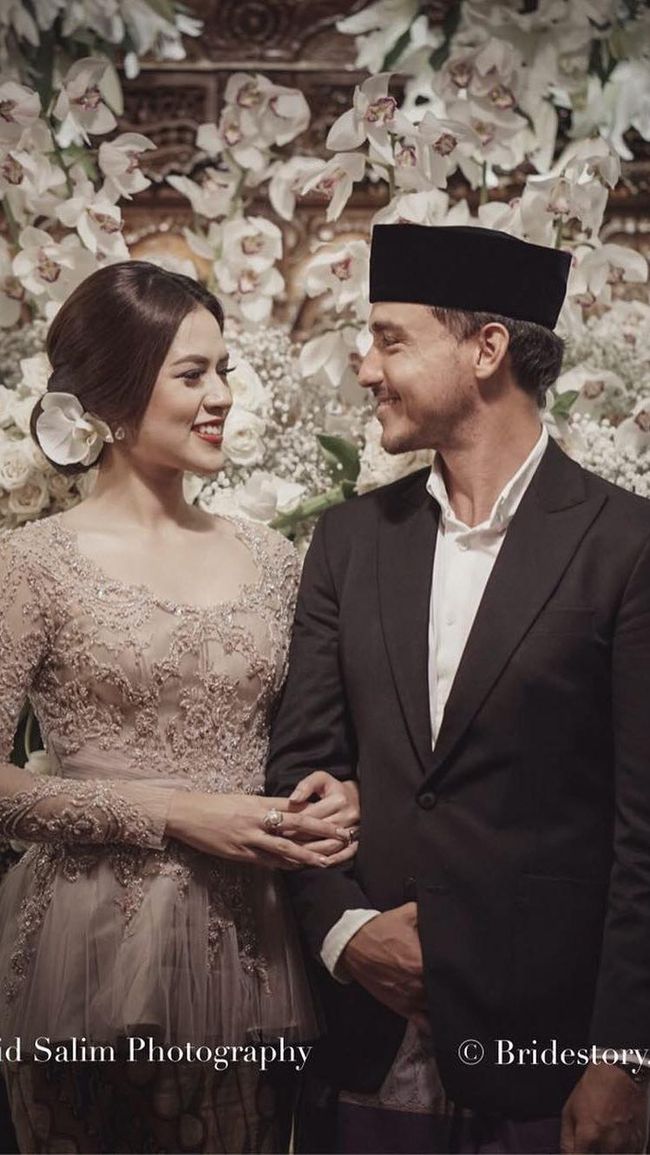  Foto Lucu Pria pria Patah Hati karena Raisa Nikah Ganti 