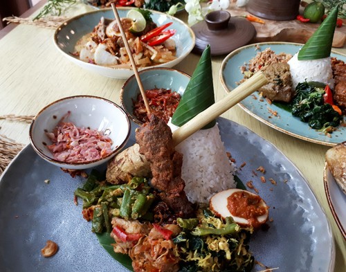 Ada Ayam Besengek dan Bakwan Malang Rasa Autentik di Resto Homey Ini Ada Ayam Besengek dan Bakwan Malang Rasa Autentik di Resto Homey Ini