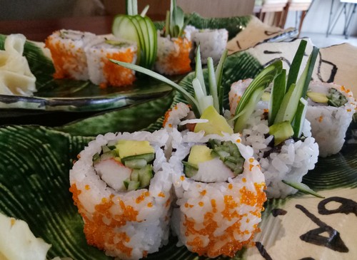 Meracik California Roll, Sushi Fusion Paling Top Buatan Chef Itoph Meracik California Roll, Sushi Fusion Paling Top Buatan Chef Itoph