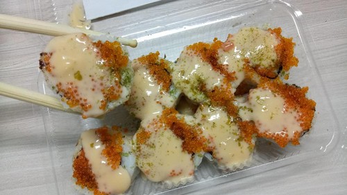 Sushi Rakyat: Ada Sushi Rendang Tofu hingga Sushi Ranjau yang Bikin Melotot! Sushi Rakyat: Ada Sushi Rendang Tofu hingga Sushi Ranjau yang Bikin Melotot!