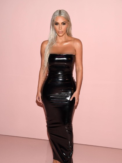 Terungkap, Kim Kardashian Juga Pakai Makeup di Bagian Kaki Terungkap, Kim Kardashian Juga Pakai Makeup di Bagian Kaki