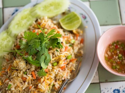 Siang Ini Enaknya Makan Nasi Goreng Tom Yam Khas Thailand di 5 Tempat Ini Siang Ini Enaknya Makan Nasi Goreng Tom Yam Khas Thailand di 5 Tempat Ini