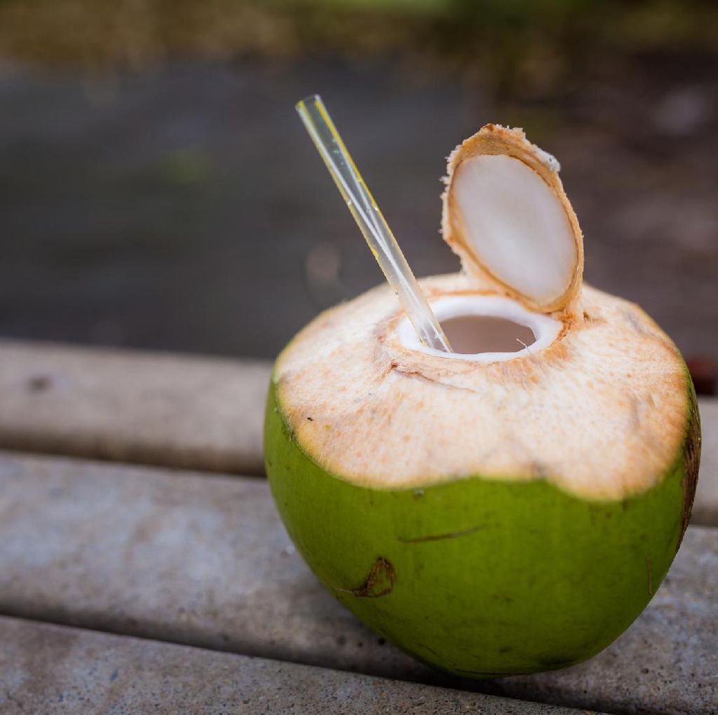 Air Kelapa Bantu Turunkan Berat Badan, Begini Cara Kerjanya Air Kelapa Bantu Turunkan Berat Badan, Begini Cara Kerjanya
