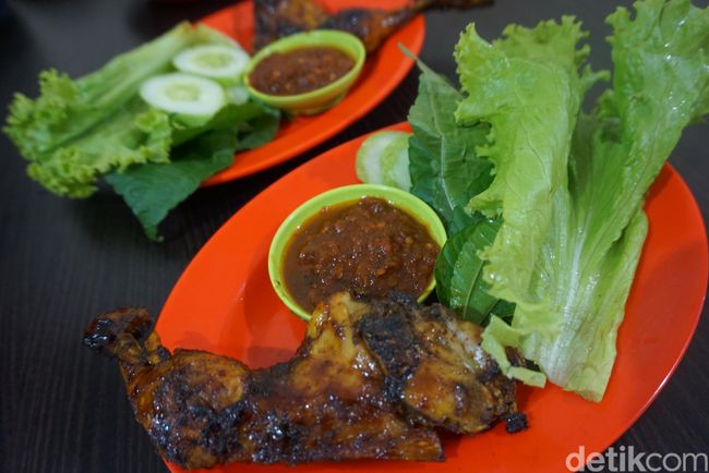 Balibul Sedap Ayam  Bakar  Dicocol Sambal  Terasi  dan Petai 