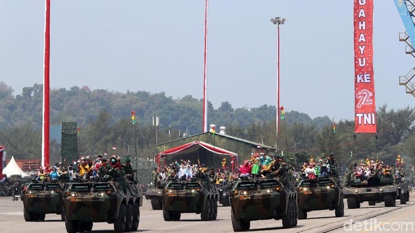 HUT TNI Ke-72 HUT TNI Ke-72
